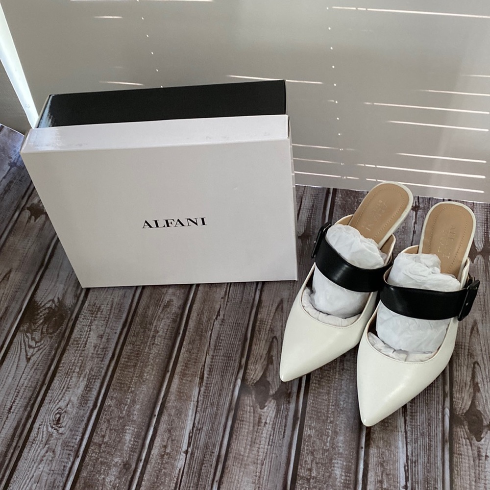 Alfani Sewell Pointed White & Black Toe slip on Mules Size 8M